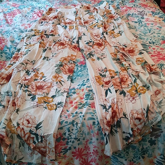 🆕🤩Flowy pants - Picture 1 of 4